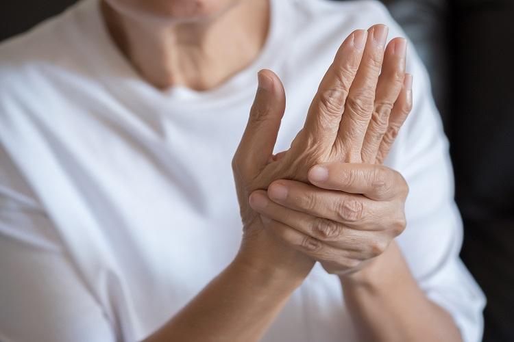 L’arthrite peut-elle être éliminée par chirurgie ?